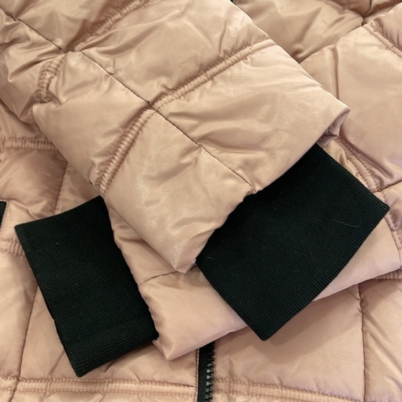 Flattering Women’s Coat - Picture 7 of 15